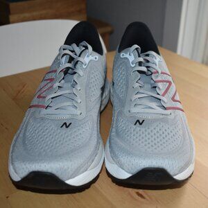 New Balance 880v13, Men's 11D, ALUMINUM GREY / CRIMSON / BLACK